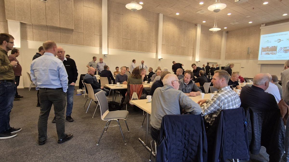 Over_80_mennesker_havde_fundet_vej_til_Messecenter_Vesthimmerland_hvor_dagens_tema_var_sandseparering_til_kvægstalde.jpg